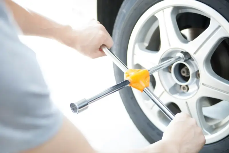 Opony w sezonie zimowym - co warto wiedzieć?